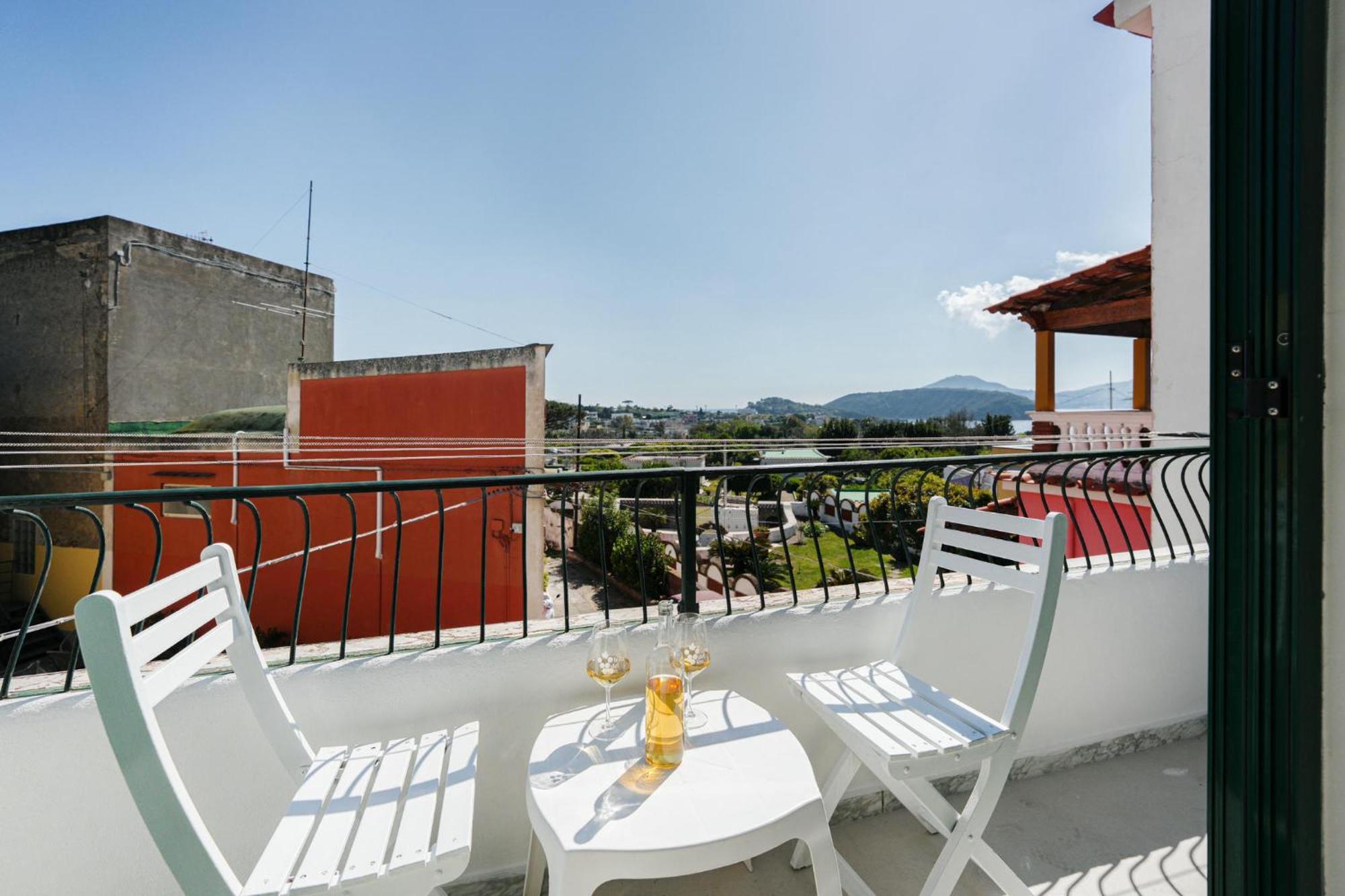 Da Letizia Casa Vacanze A Procida Exterior foto